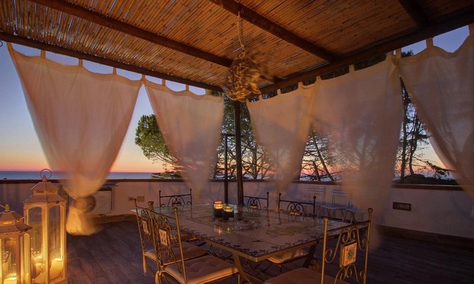 Lacco Ameno House | Holiday house Lacco Ameno for 1 - 6 persons with 3 bedrooms - Holiday home