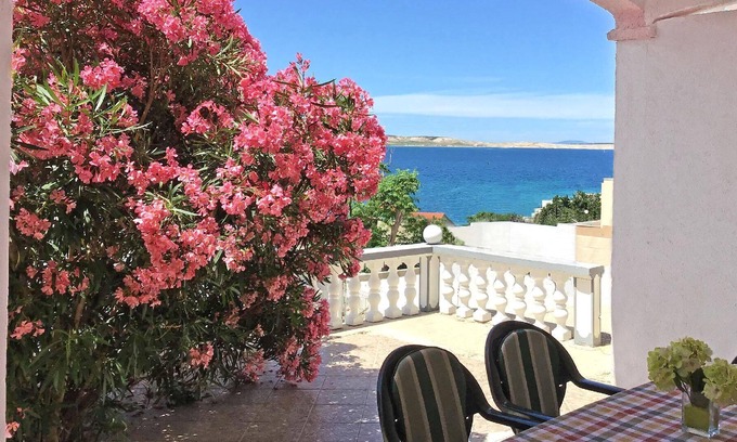 Metajna House | Holiday house Metajna for 1 - 14 persons with 5 bedrooms - Holiday home