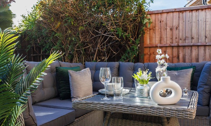 Brunel House | Holiday house Uxbridge for 1 - 9 persons with 4 bedrooms - Row house