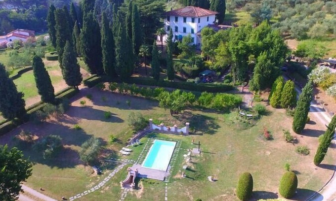 Uzzano House | Holiday house Uzzano for 1 - 10 persons with 4 bedrooms - Holiday home