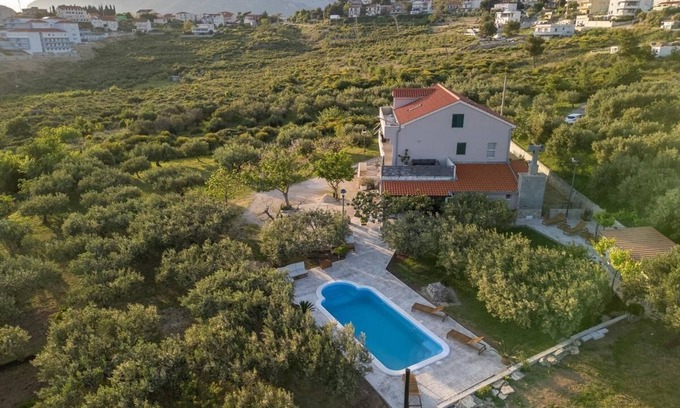 Mravince House | Holiday house with private pool for 6 persons approx. 250 qm in Split-Kucine, Dalmatia (Mosor)