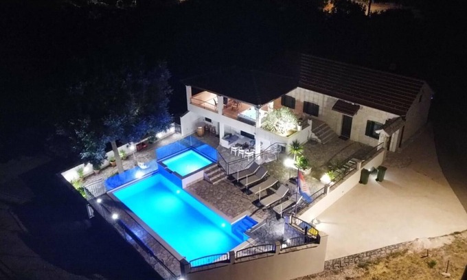 Rascane House | Holiday house Zupa for 1 - 7 persons with 2 bedrooms - Holiday home
