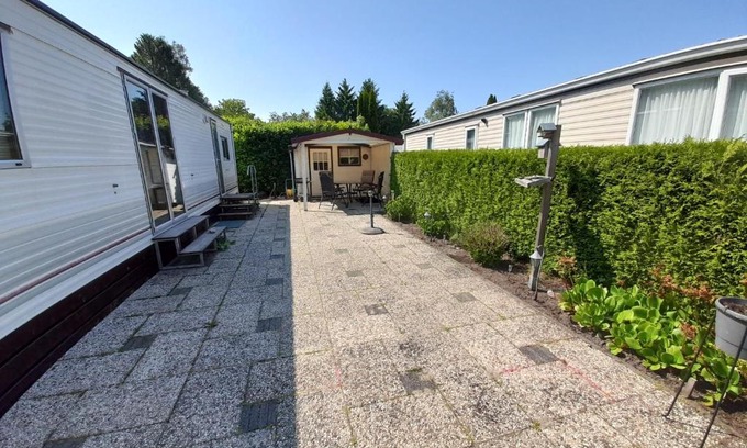 Vierhouten Ski Chalet | Holiday in Holland - no workmen only holiday makers