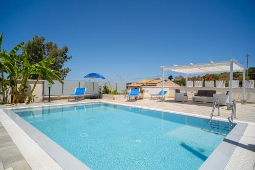 Alcamo Villa | holiday inn endless summer