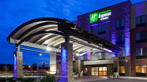 Kutzky Park Hotel | Holiday Inn Express and Suites Rochester West-Medical Center by IHG