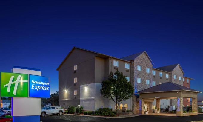 Columbus Hotel | Holiday Inn Express Columbus - Ohio Expo Center by IHG