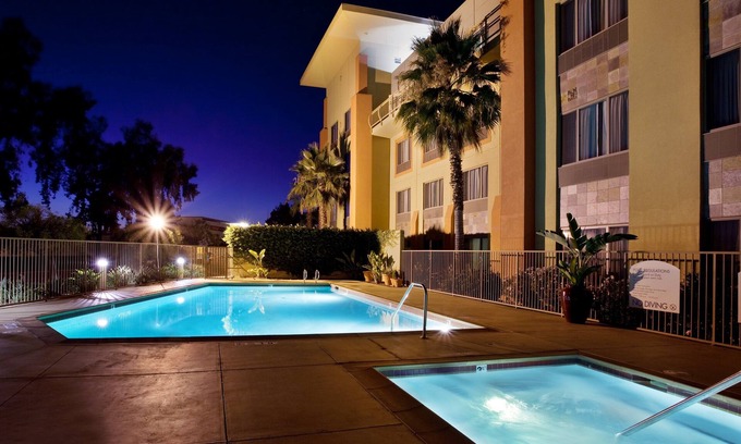Fremont Hotel | Holiday Inn Express Fremont-Milpitas Central by IHG