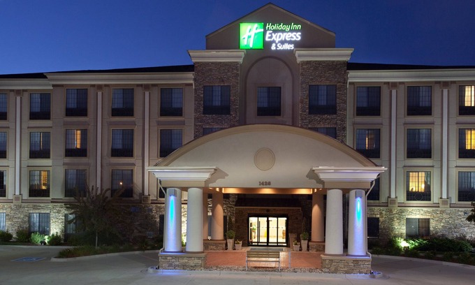Fort Collins Hotel | Holiday Inn Express Hotel & Suites Ft. Collins by IHG