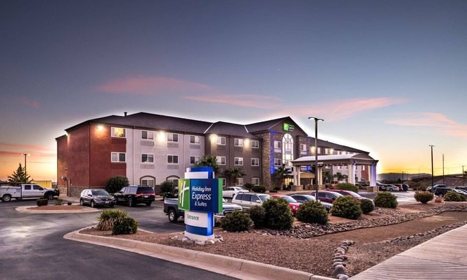 Alamogordo Hotel | Holiday Inn Express Hotel & Suites Alamogordo Hwy 54/70 by IHG