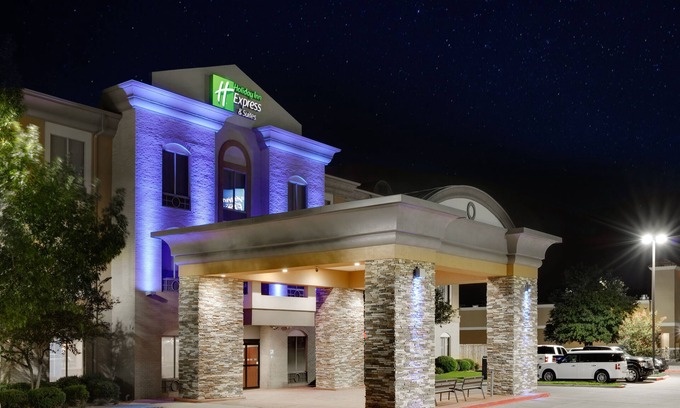 Duncanville Hotel | Holiday Inn Express Hotel & Suites Dallas - Duncanville by IHG