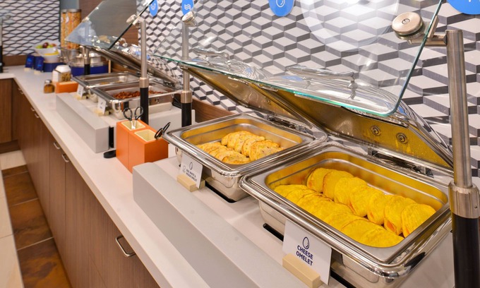 Belleville Hotel | Holiday Inn Express Hotel & Suites Belleville by IHG