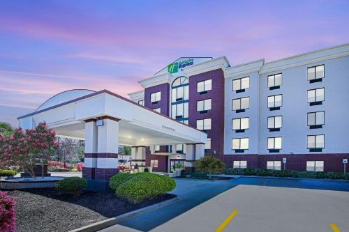 Crestline Heights Hotel | Holiday Inn Express Hotel & Suites Birmingham - Inverness 280 by IHG