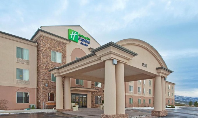 Cedar City Hotel | Holiday Inn Express Hotel & Suites Cedar City by IHG