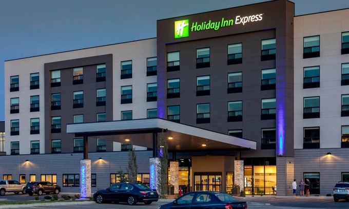 South Lethbridge Hotel | Holiday Inn Express Lethbridge Southeast by IHG