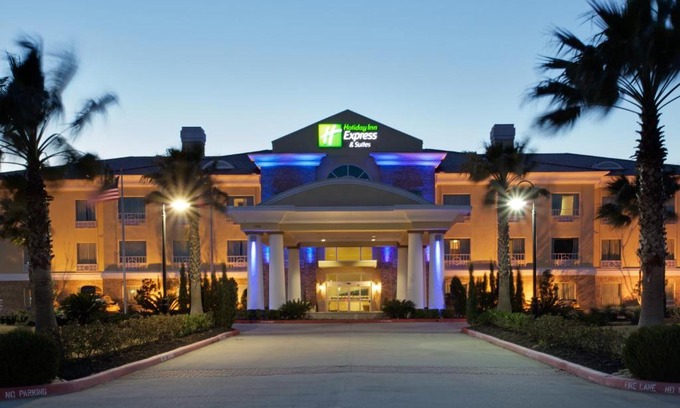 Pearland Hotel | Holiday Inn Express Pearland by IHG