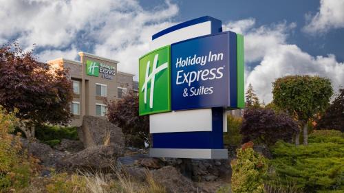 Hood River Hotel | Holiday Inn Express & Suites Hood River by IHG