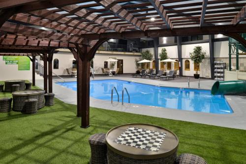 Great Falls Hotel | Holiday Inn Great Falls-Convention Center by IHG