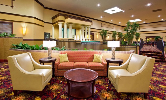 Roselawn Finance Hotel | Holiday Inn Hotel & Suites Cincinnati - Eastgate by IHG