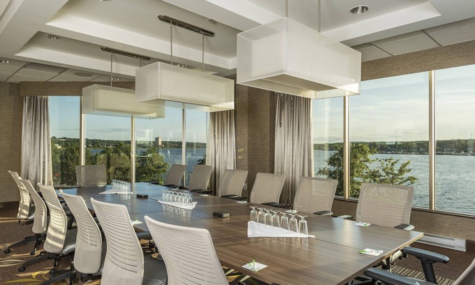 Sydney Hotel | Holiday Inn Sydney - Waterfront by IHG