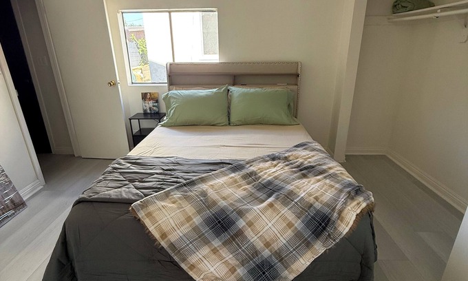 Paramount Apartment | Holiday Sale! South Bay