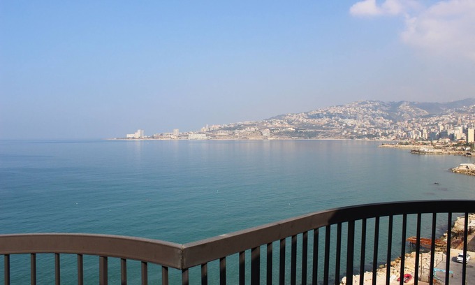 Jounieh Hotel | Holiday Suites Hotel And Beach