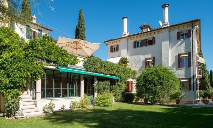 Asolo Villa | holiday vacation large villa rental italy, veneto, asolo, near venice, pool, view, air conditioning, internet wi-fi, mai