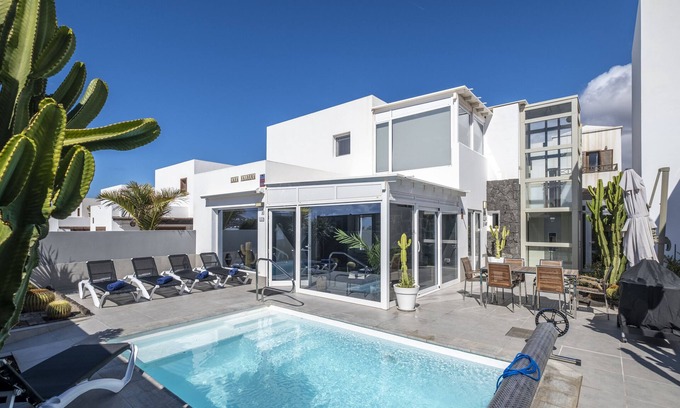 Playa Blanca Villa | Holiday Villa 'Casa Saidera' with Private Pool, Wi-Fi and Air Conditioning