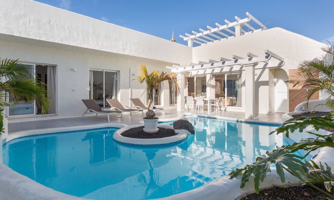 Geafond Villa | Holiday Villa 'Ole Bahiazul - Private Pool' with Sea Views, Wi-Fi and Air Conditioning