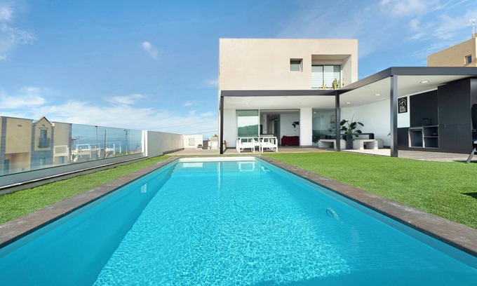 Adeje Villa | Holiday Villa 'Tulio Homme 2' with Sea Views, Private Pool and Wi-Fi