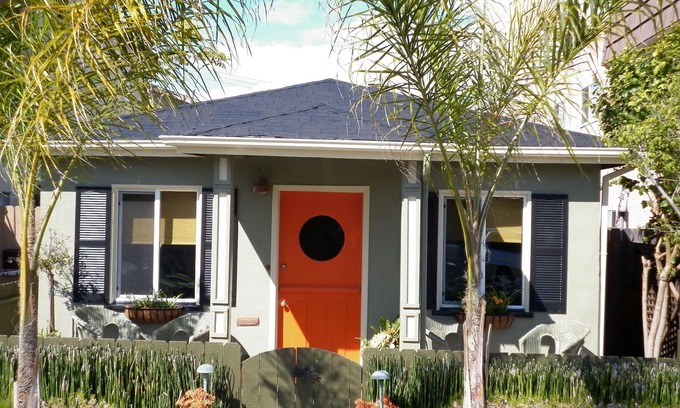 Old Towne House | Holiday’s 🎄@ Starfish Bungalow. Steps to Ocean. 🌊⛱️RELAX & ENJOY the beach.😎