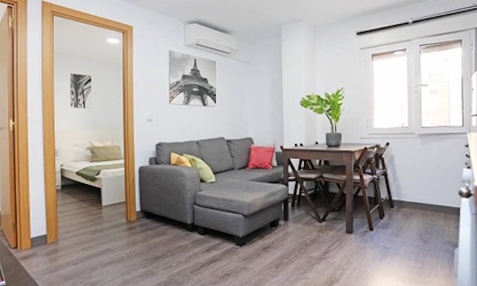 Jardin de la Abadia Apartment | Holidays2Malaga Reyna Manescau 2 bedroom- Huelin Area just 450 mts from beach