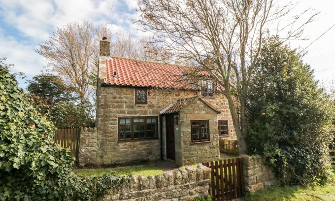 Briggswath House | Holly Cottage