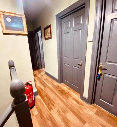 Oxford House | Hollybush Guest House