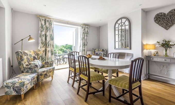 Cattistock House | Holway Cottage -Former farm cottage full of charm with stylish furnishings
