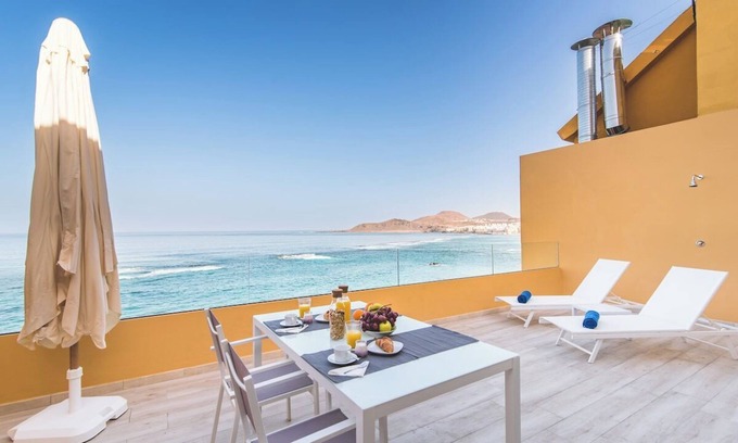 Las Palmas de Gran Canaria Apartment | Home2Book Design Sea Front Las Canteras1 Beach