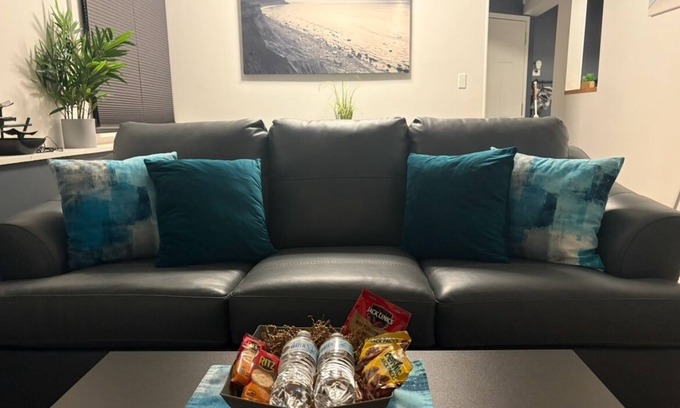 Medford Apartment | Home away from home charming 1bedroom apartment in lovely Medford with WiFi, AC