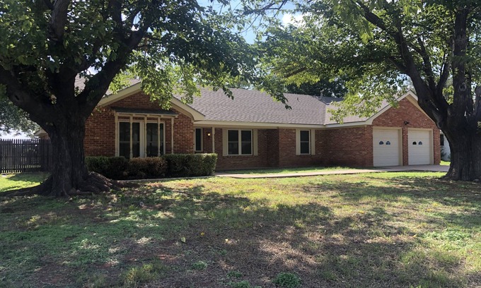 Abilene House | Home Away From Home- Close to Dyess & Mall