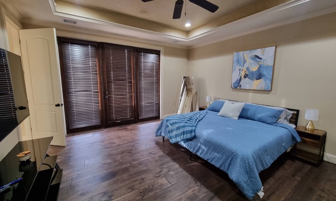 Washington Ave./ Memorial Park House | Home Away from Home