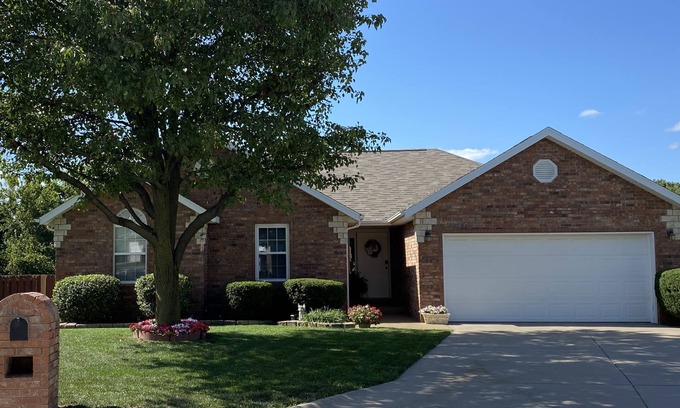 Nixa House | Home Away From Home