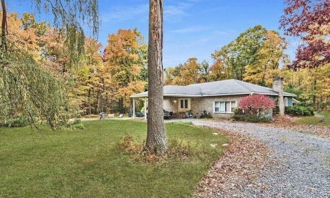 East Stroudsburg House | HOME AWAY FROM HOME