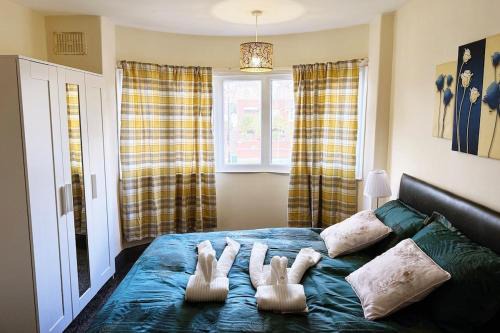 Acresford House | Home in Coventry 3 Bedroom