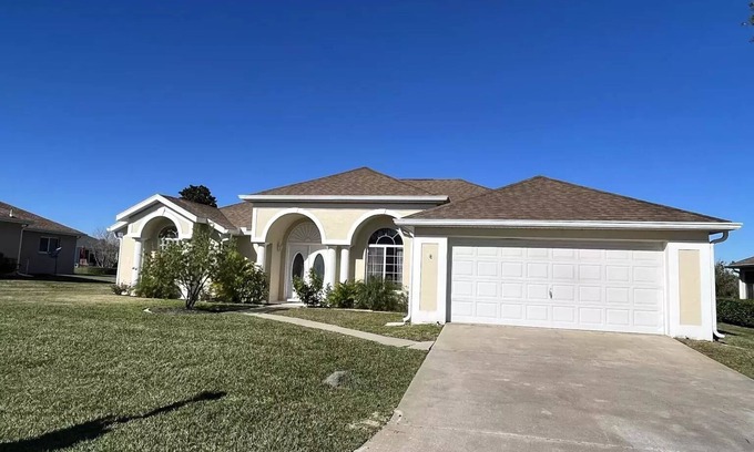 Fellowship House | Home in Gated Community and Country Club minutes away from the WEC and HITS