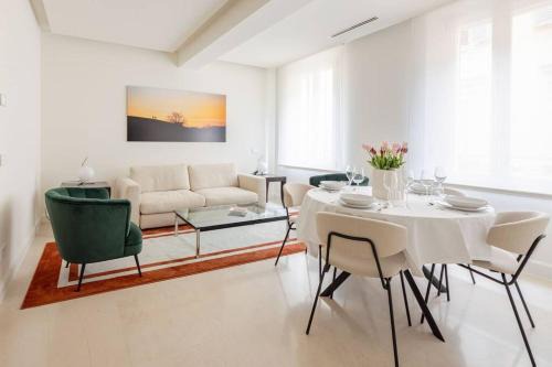 Old Town Apartment | Home In The Heart Of Ghirlandina
