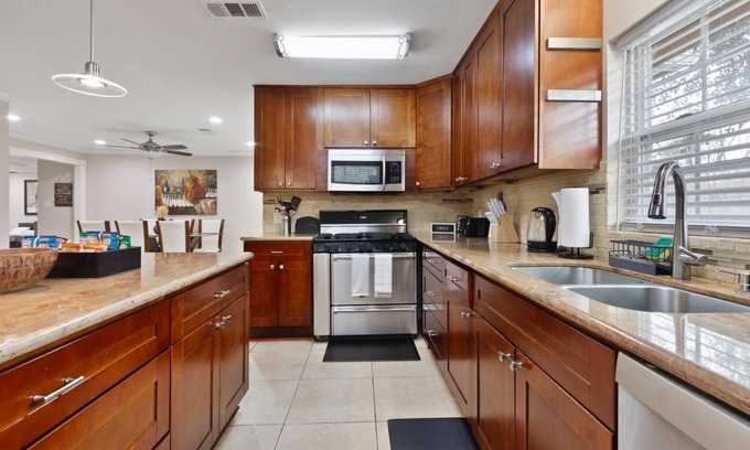 Westbury House | Home Near Downtown/Medical Center/NRG/Galleria