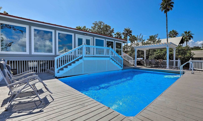 Barrett House | Home on San Jacinto River w/Pool, Dock & Deck!