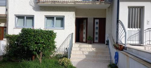 Medelo Apartment | Home Sleep Home Fafe 2