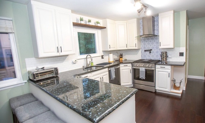 Newark House | Home with Free Tesla Charger in Christiana