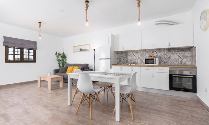 Lajares Ski Chalet | Home2Book Cozy Casa Papá, Bright Terrace & BBQ