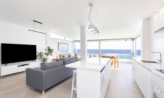 Candelaria Ski Chalet | Home2Book Stunning Sea Views House, Private Pool