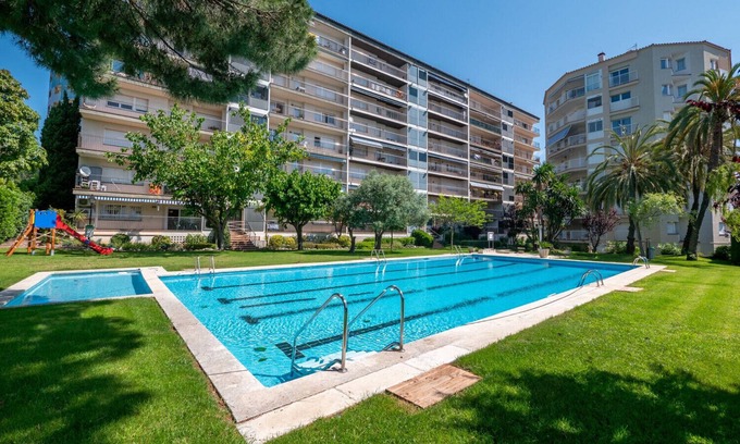Calella Apartment | HomeHolidaysRentals Space - Costa Barcelona